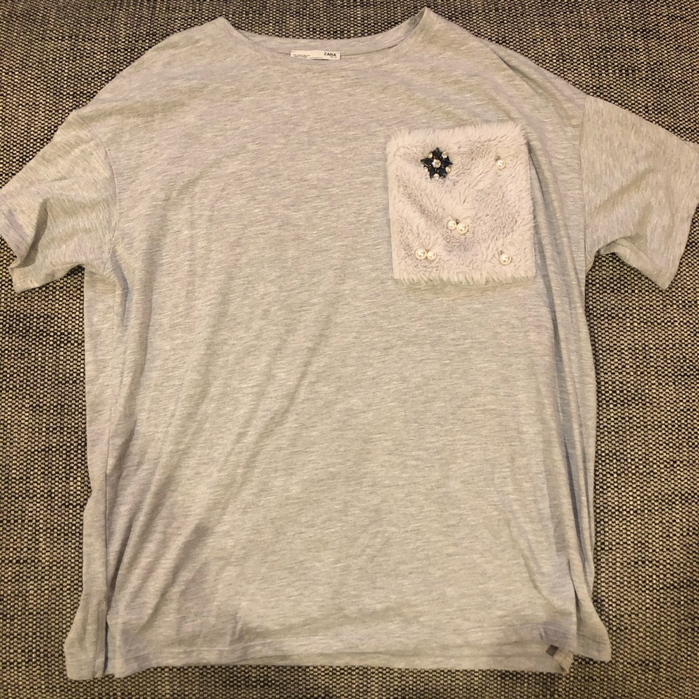 Zara fur and pearl pocket tee🌔